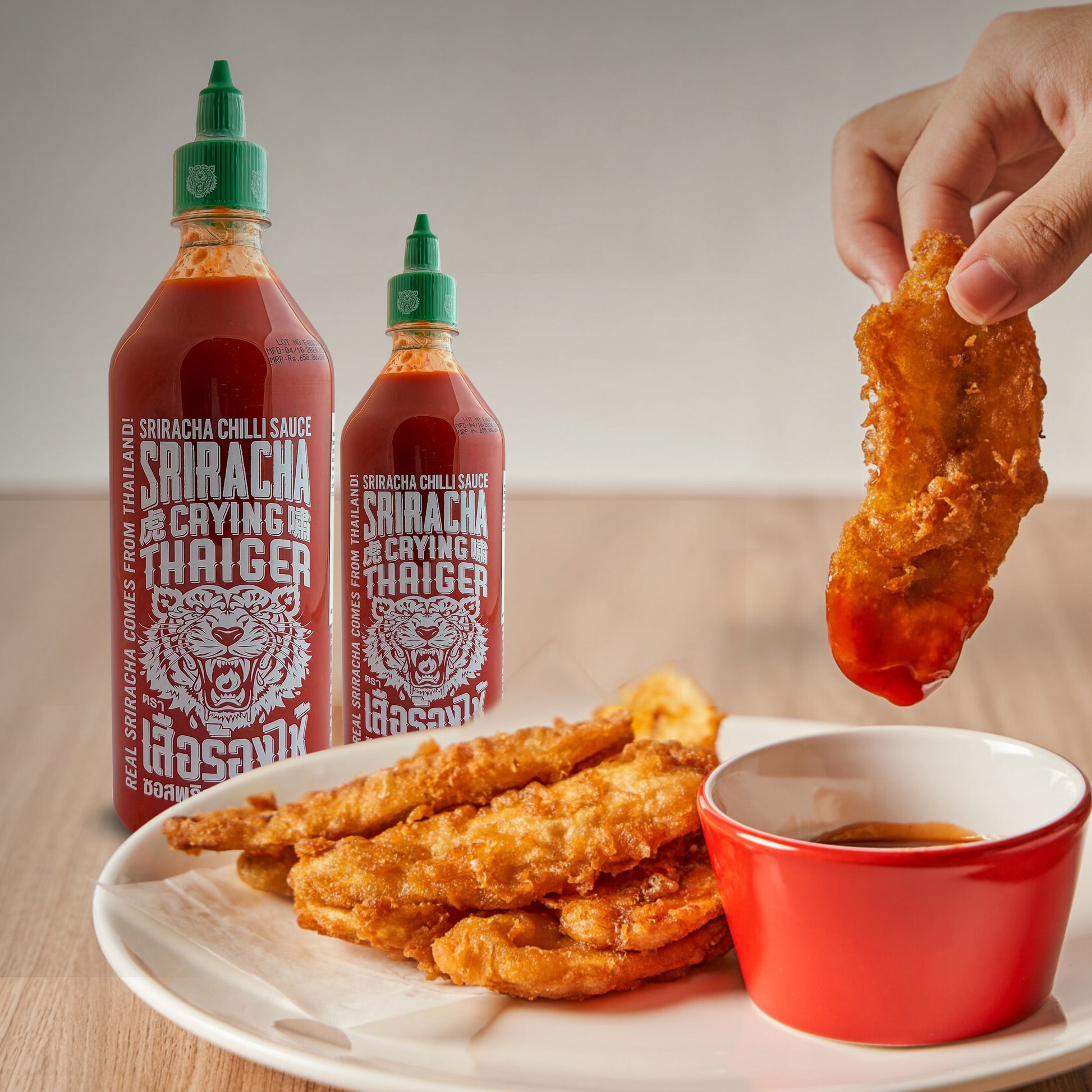 Suree Sriracha Chilli Sauce Uses (740 ml) - Damati Foods