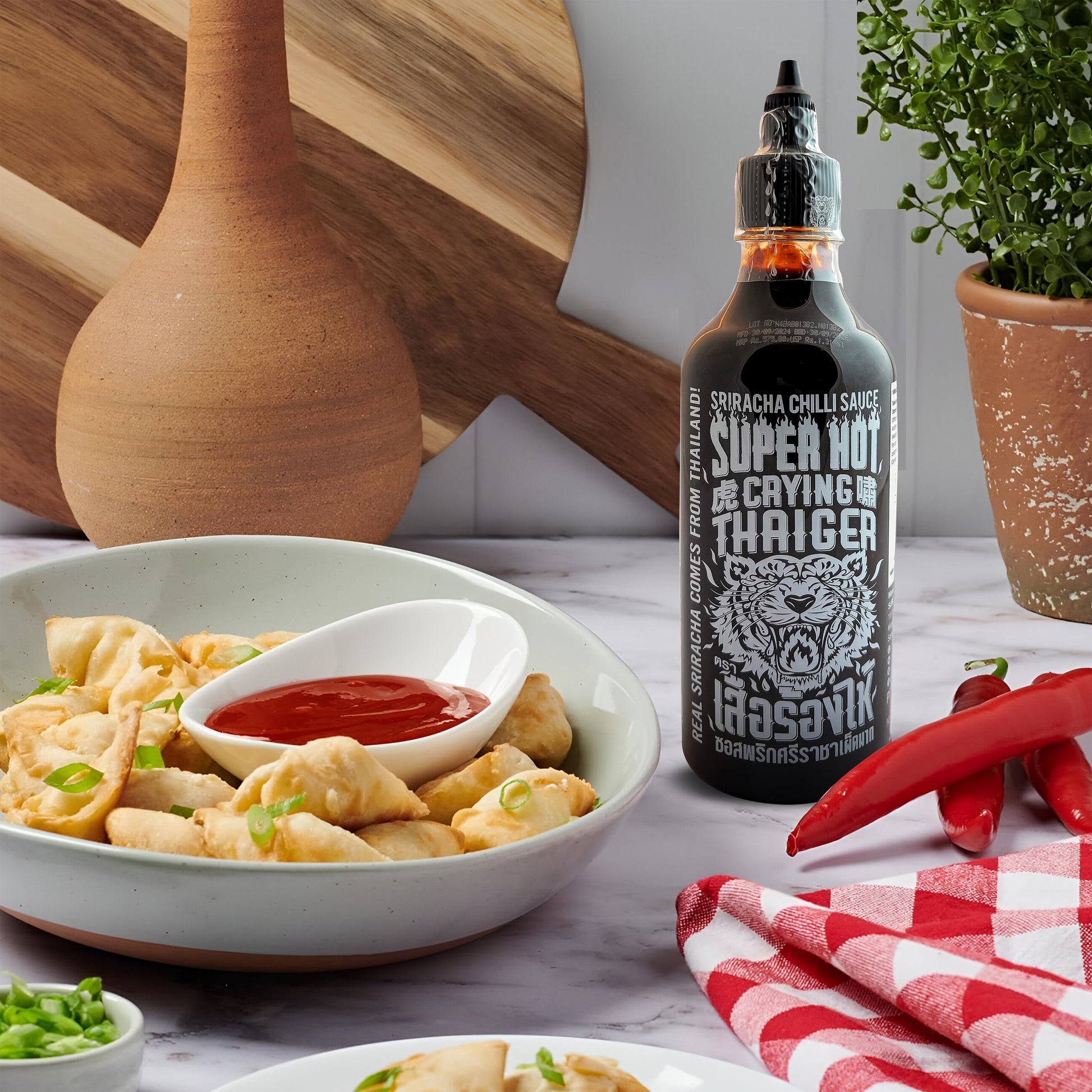 Suree Sriracha Super Hot Chilli Sauce Use - Damati Foods